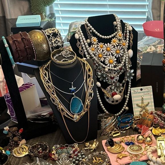 ⚜️ 2 LB Vtg Mod Retro Fashion & Fine Jewelry Lots – MOSTLY Wearable & Repair ⚜️ - Picture 5 of 9